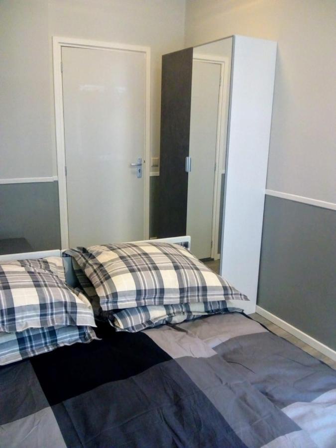 Aldo, Not For Parties, Not A Hotel, Room With Shared Bathroom, No Kitchen Amsterdam Ngoại thất bức ảnh