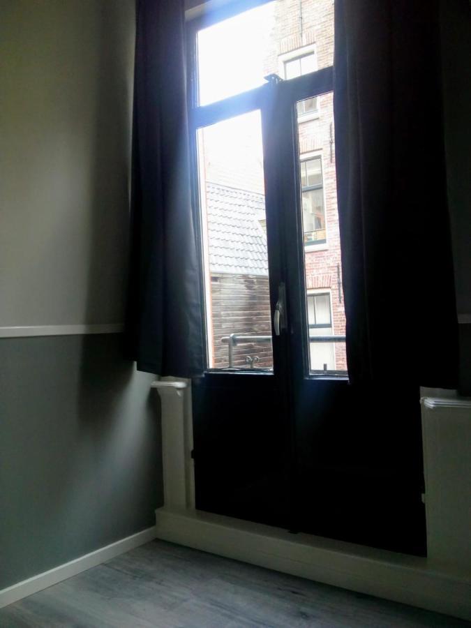 Aldo, Not For Parties, Not A Hotel, Room With Shared Bathroom, No Kitchen Amsterdam Ngoại thất bức ảnh